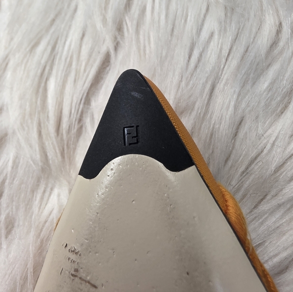 Fendi Colibri Slingbagck Pump in orange micro-mesh embroidery shoes - Picture 2 of 3